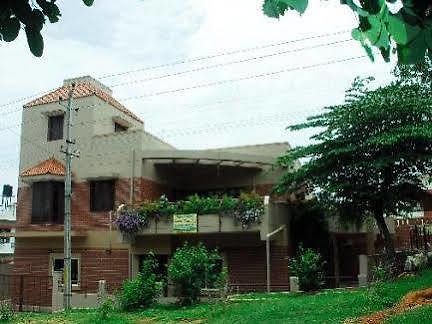 Tulips Homestay Mysore Exterior foto