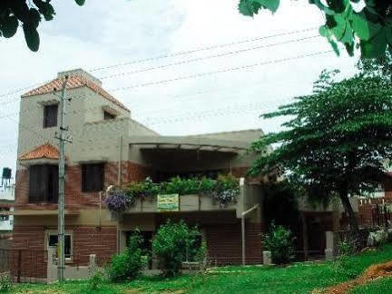 Tulips Homestay Mysore Exterior foto
